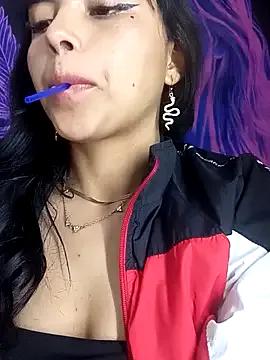 scarlet-hot_ from StripChat is Freechat