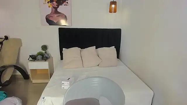 Scarlett__bell from StripChat