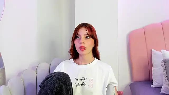 scarlett_smith_3 from StripChat is Freechat