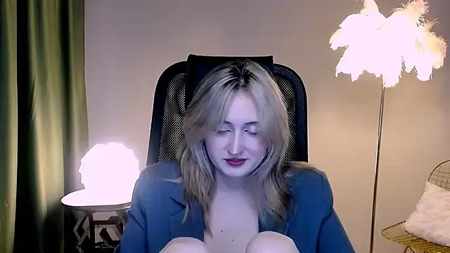 ScarlettScril from StripChat is Freechat