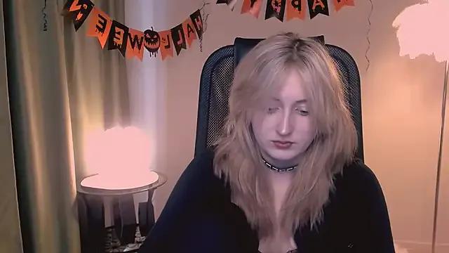 ScarlettScril from StripChat is Freechat