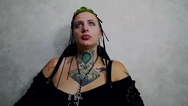 SelenasJones from StripChat is Freechat