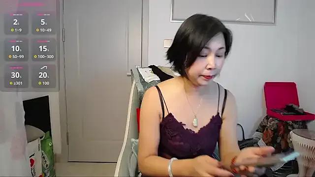 selinajuan from StripChat is Freechat