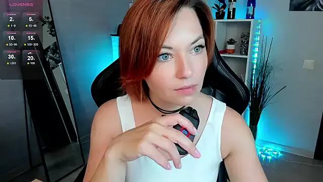 Serena_Woods from StripChat is Freechat