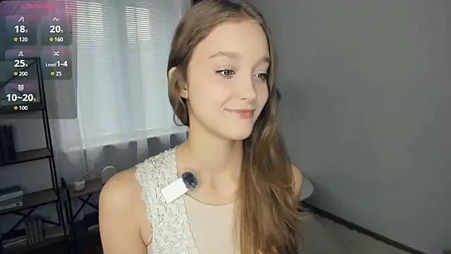 SerrenaAa from StripChat