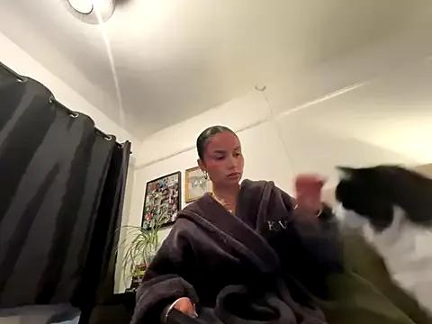 Find your cherished anal broadcaster match with our advanced interactive search and filtering options, allowing you to tailor-make your live event desires.