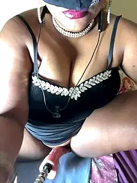 Sexyhotyrani from StripChat is Freechat