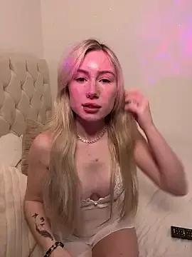 SexySaraxxoo from StripChat is Freechat