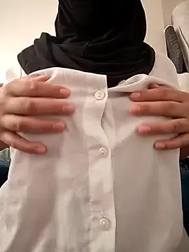 sexyturbanli from StripChat is Freechat