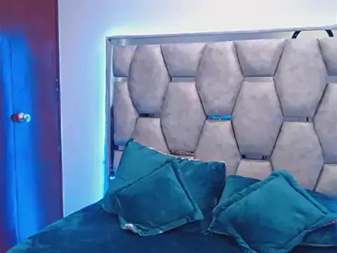 shairabrunette from StripChat is Freechat