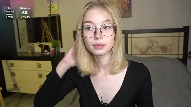 ShanelTunon from StripChat is Freechat