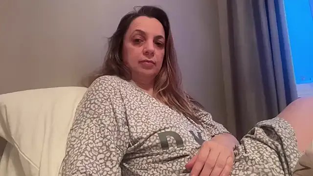 ShyFlameLive from StripChat is Freechat