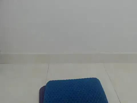 Skinny_Single from StripChat is Freechat