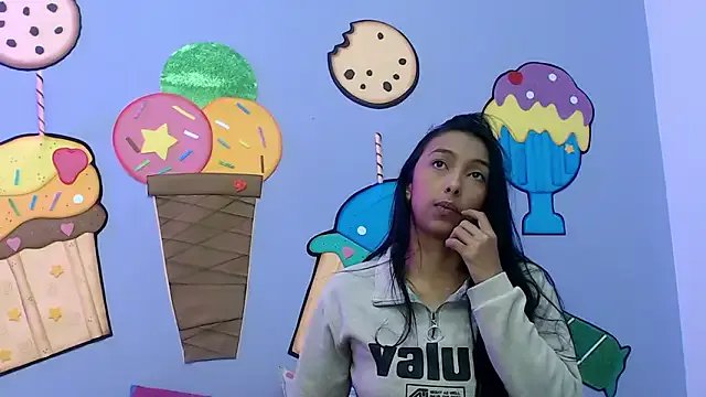 skinnysexzara18 from StripChat is Freechat