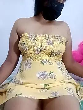 SLZAARA from StripChat is Freechat