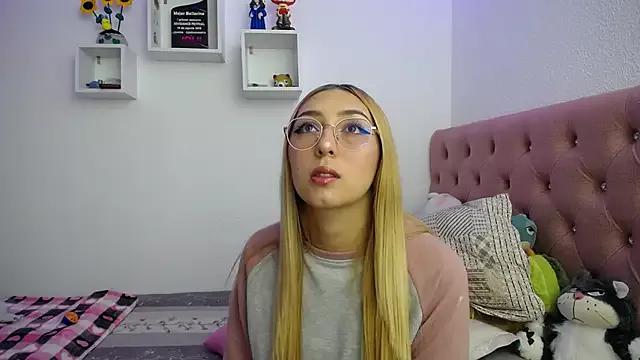 Soffy-brooks from StripChat