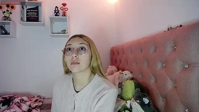 Soffy-brooks from StripChat