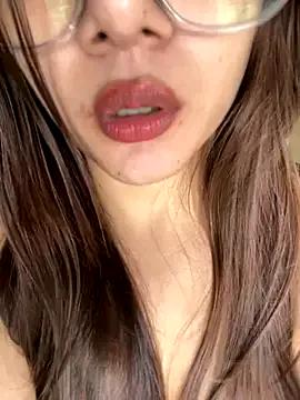 Sofiyaa_39 on StripChat