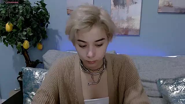 SophieAsh from StripChat is Freechat