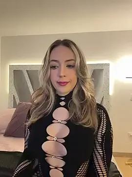 SophieeMills from StripChat is Freechat