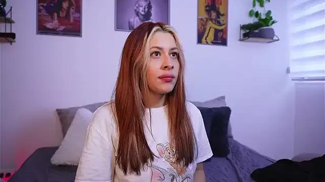 SophiieCumsx from StripChat is Freechat