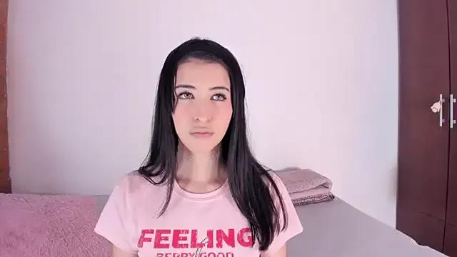 Sophixoxo from StripChat is Freechat