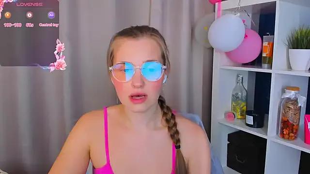 StacyHotty from StripChat is Freechat