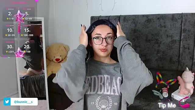 Find your cherished anal broadcaster match with our advanced interactive search and filtering options, allowing you to tailor-make your live event desires.