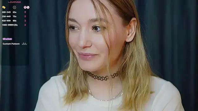 StarryMary from StripChat is Freechat