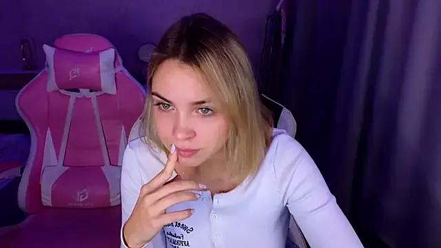 stefany_and_bettany from StripChat is Freechat