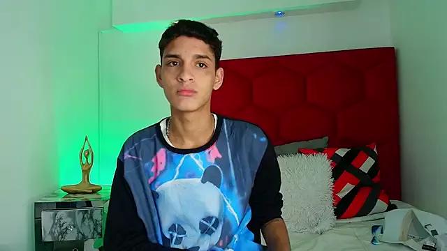 StevennSantan from StripChat is Freechat