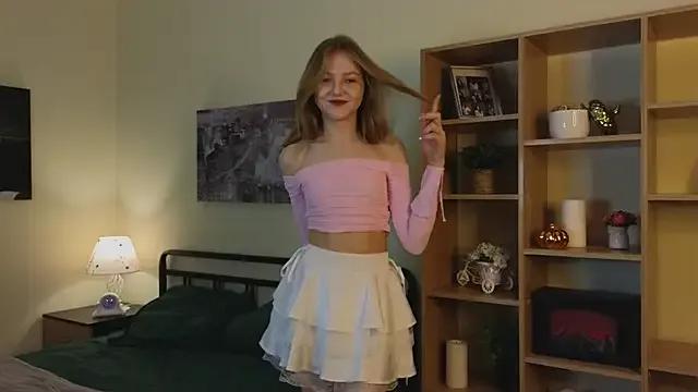 Sue_Sanders from StripChat is Freechat