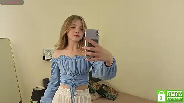 Sue_Sanders from StripChat is Freechat