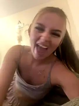 Summer21k from StripChat is Freechat