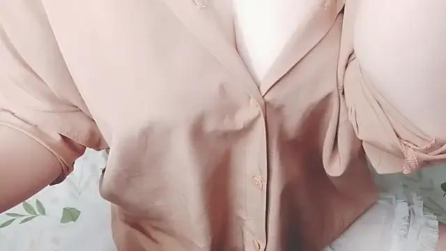 Sunny-Aurora from StripChat is Freechat