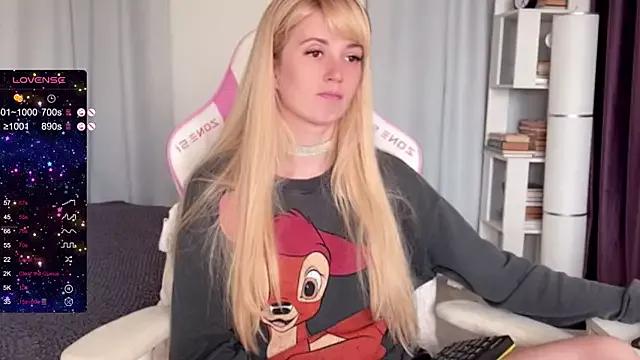 super-peach-stream from StripChat is Freechat