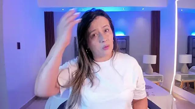 Susann_Ross from StripChat