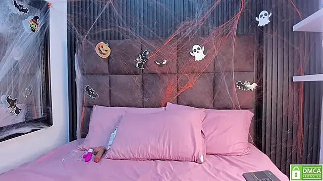 Sussy_Vixen from StripChat is Freechat