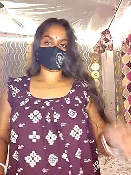 Sweet-Maddlina from StripChat is Freechat