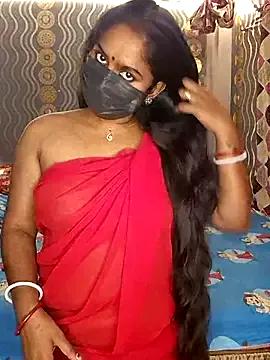 Sweet-Maddlina from StripChat is Freechat