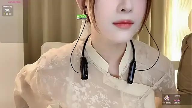 Sweet-Xiaoru from StripChat is Freechat