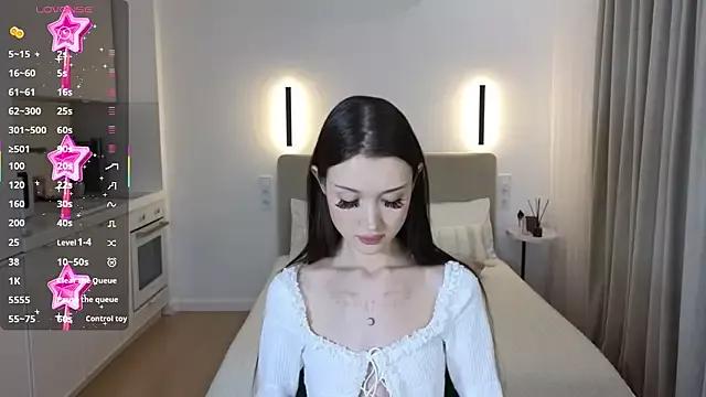 sweetiebones from StripChat