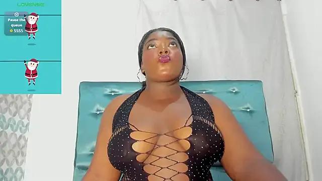 Tamaramilleer from StripChat is Freechat