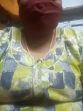 TAMIL_ELAKKIYA from StripChat is Freechat