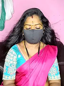 tamilammukuttyy from StripChat is Freechat