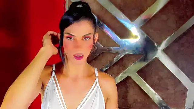 Taniadollgolden from StripChat is Freechat