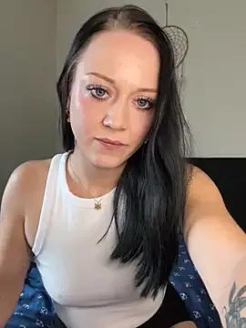 TattooLaraa from StripChat is Freechat