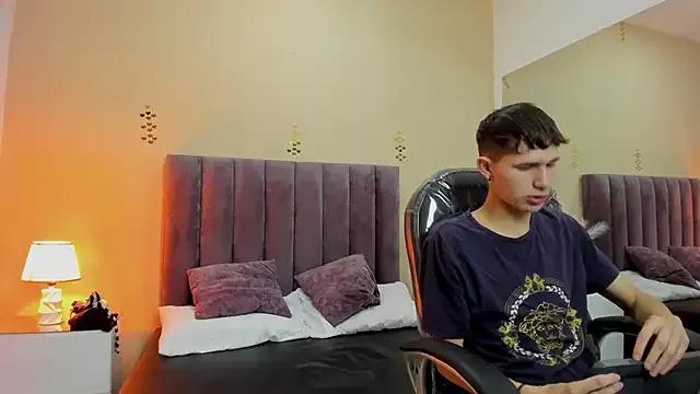 Taylor_and_exidt from StripChat is Freechat