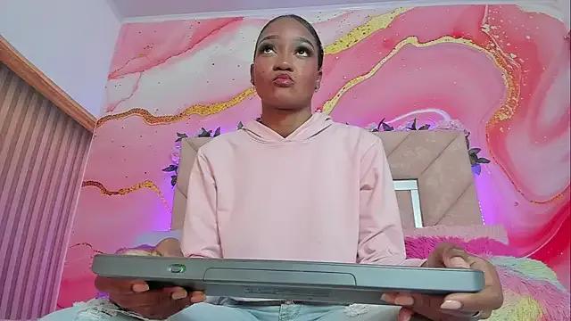 Taylor_oriana_ from StripChat is Freechat