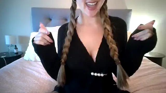 TaylorWest62 from StripChat is Freechat
